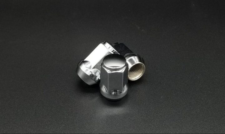 Short Lug Nuts - Chrome <br> Flat Top Acorn Seat (60°)