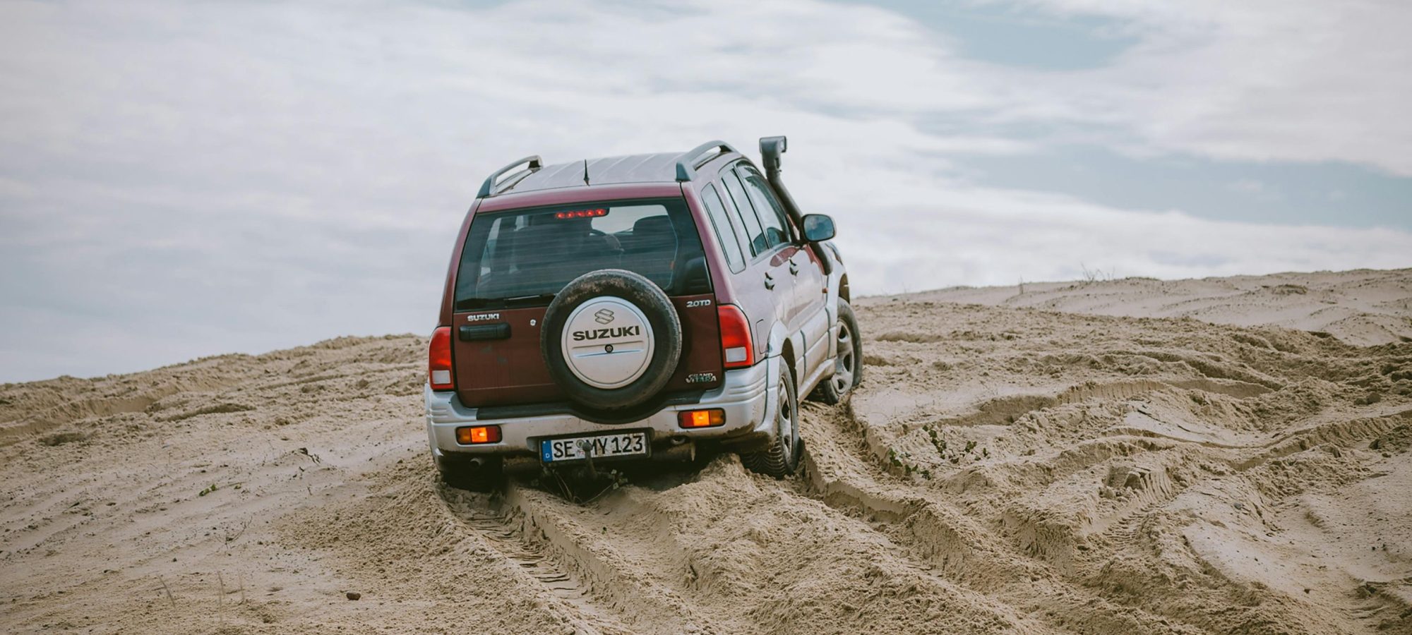 A Suzuki SUV by Janusz Walczak via pexels