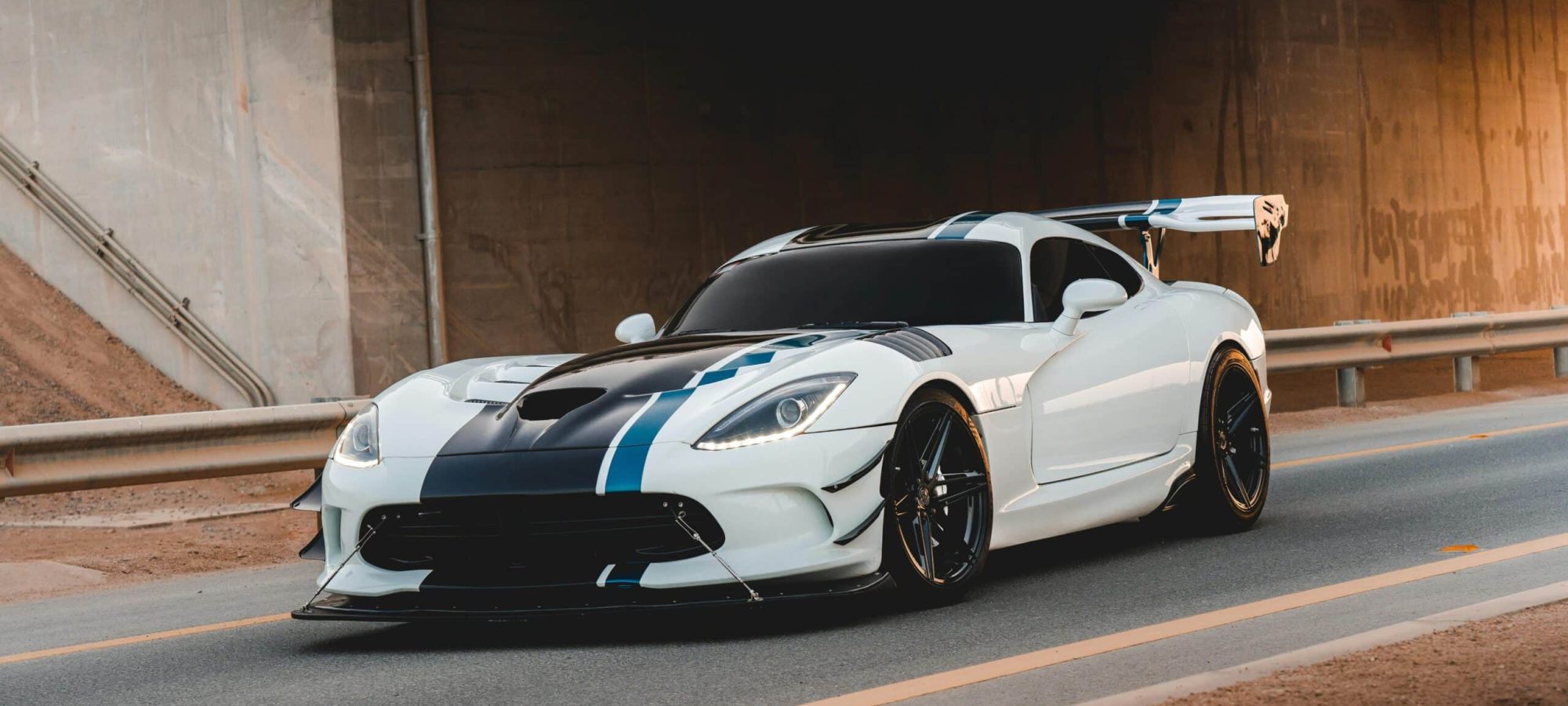 SRT VIPER on Road by Abdulwahab Alawadhi via pexels